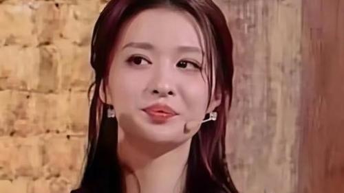 因戏生情被曝过两段恋情，王楚然本身很优秀，奈何负面新闻太多！