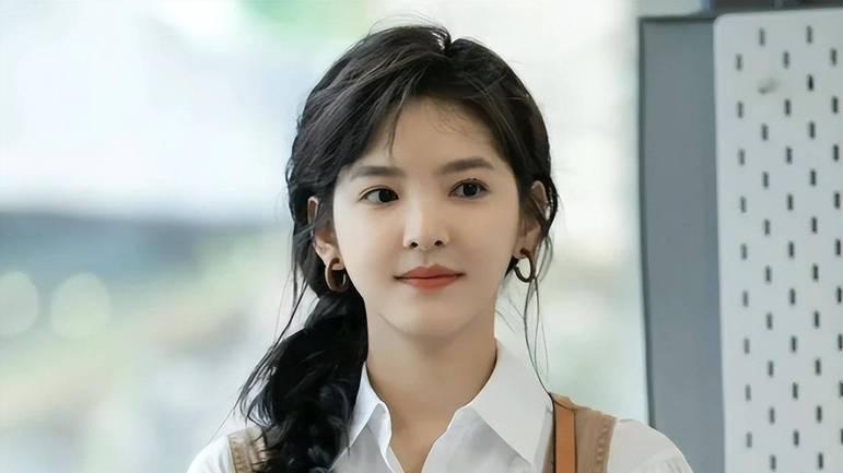 章若楠最火的3部剧，都是都市剧，长发温柔甜美让人念念不忘