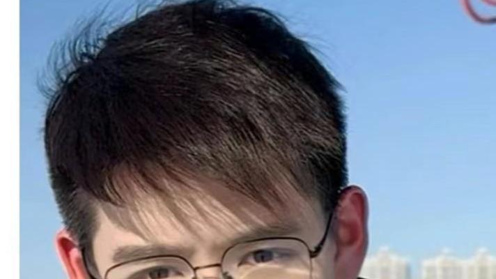 上海台新闻男主播晒病历卡，原为连续加班高烧不退