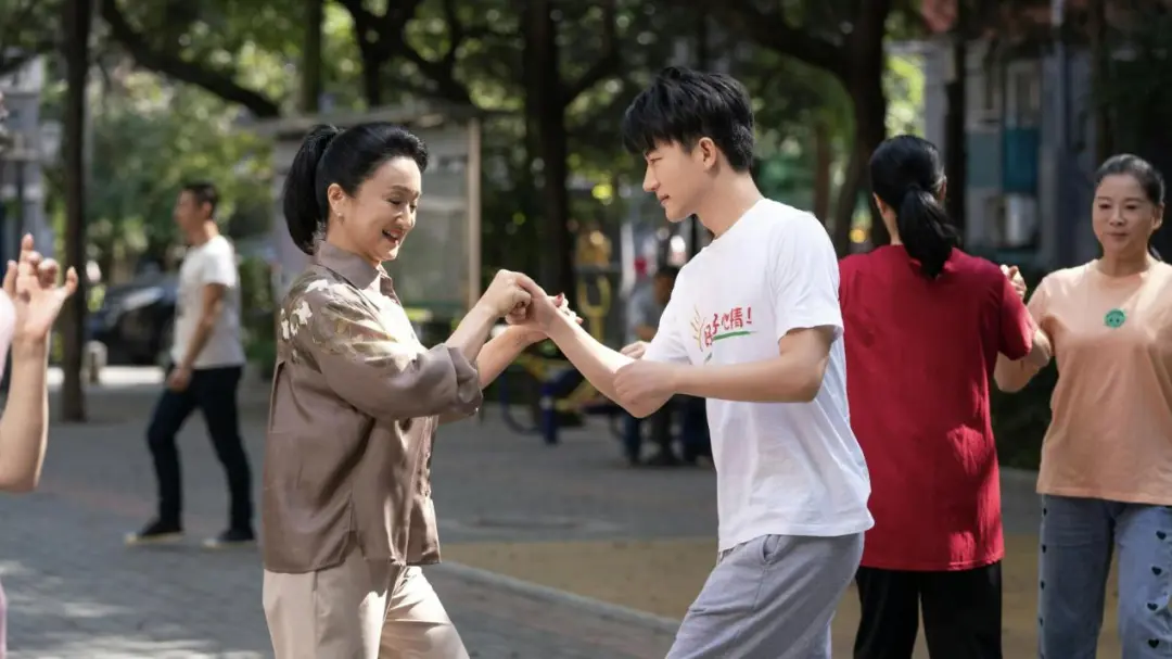 63岁无儿无女，退休金2500，别墅被拍卖，知名演员杨昆现状让人心酸