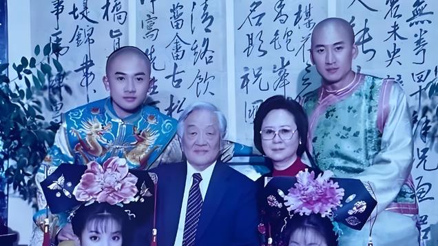 没想到，琼瑶离世后，周杰仅用了一篇悼念文章，就让口碑反转！