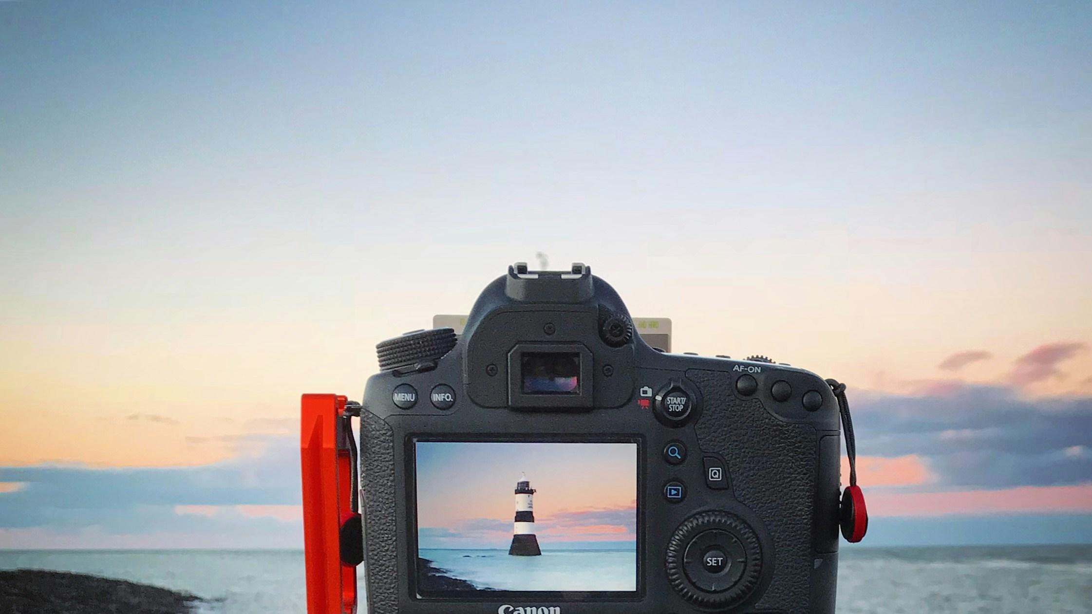 不要再留恋单反相机了 厂商为何弃单反相机而转身离去