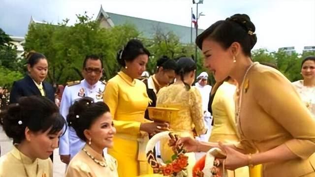 西拉米是后宫颜霸，身穿一袭便服依旧惊艳，外形条件比苏提达好