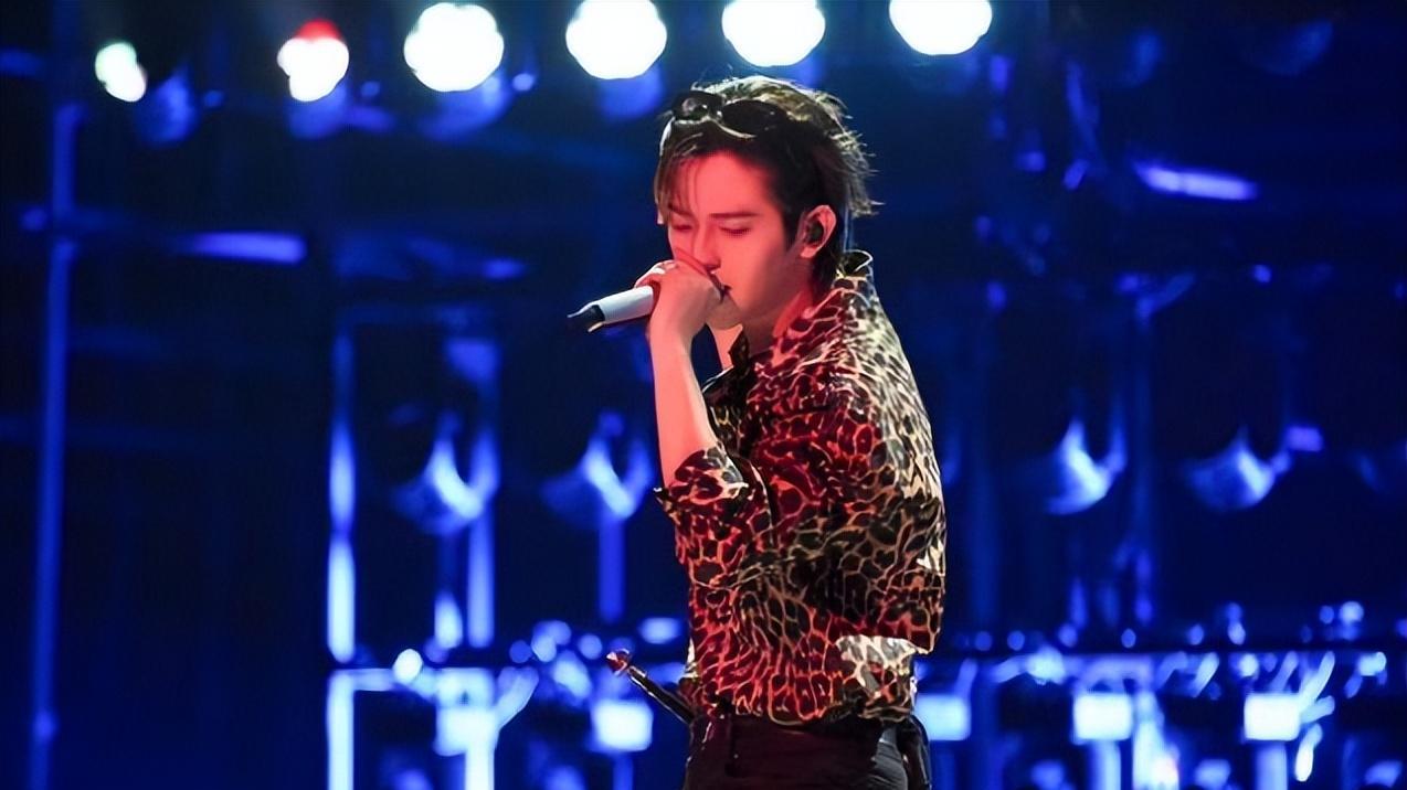 《披哥4》五公淘汰惊喜十足，可一个细节被忽略，他来录制太值了