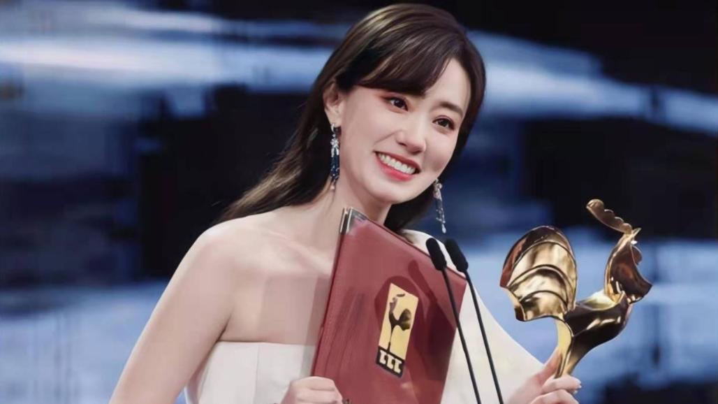 我真不是马后炮，早就说了张小斐是“假火”，一个人扛不动票房了