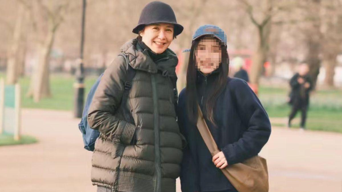 蒋雯丽现身英国眼下垂有皱纹！被曝常住国外，儿子移民养女是弃婴