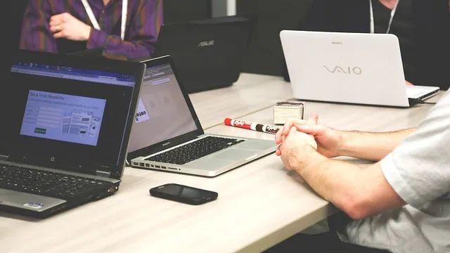 领导最爱提拔的4种人，不会也要装一装，其中有你吗？