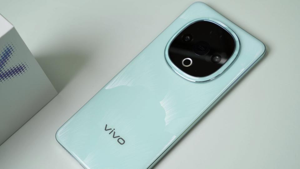 vivo新机发布前瞻：三扬声器+6500mAh电池，或搅局千元市场！