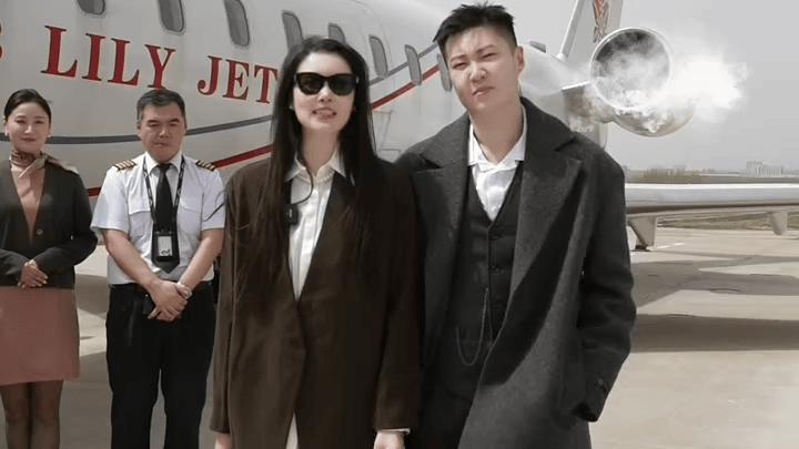 ?赵本山女儿韩国行：本山号私人飞机亮相，空姐颜值惊艳堪比明星