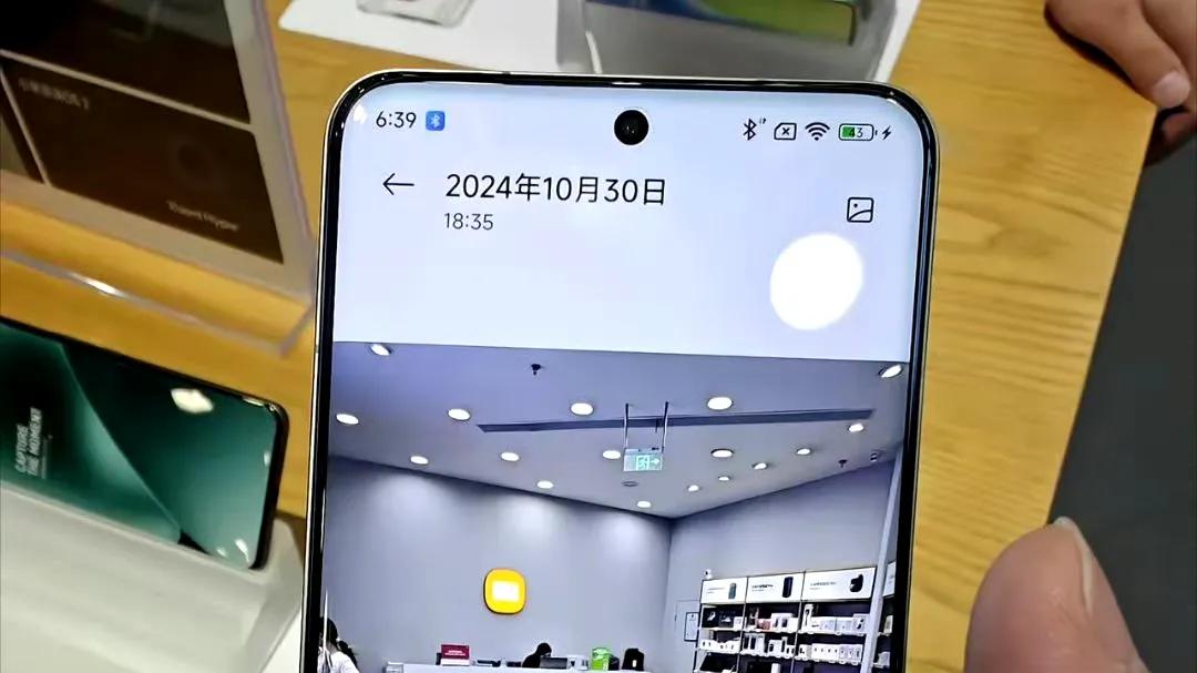 最近有不少小米15pro用户言论有些极端