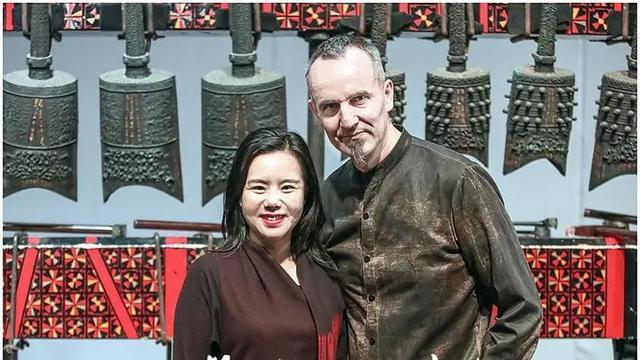 太遗憾！龚琳娜宣布离婚，晒最后相处视频，不舍相恋20年德国丈夫