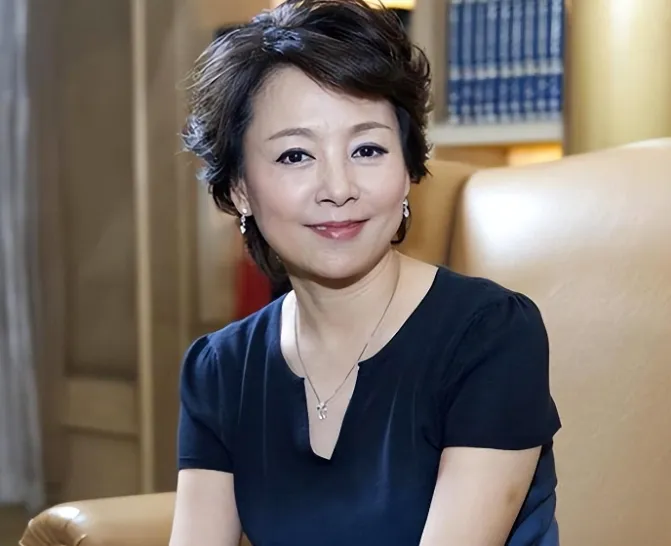 她是葛优一生忘不掉的情人，66岁无儿无女，上亿遗产无人继承