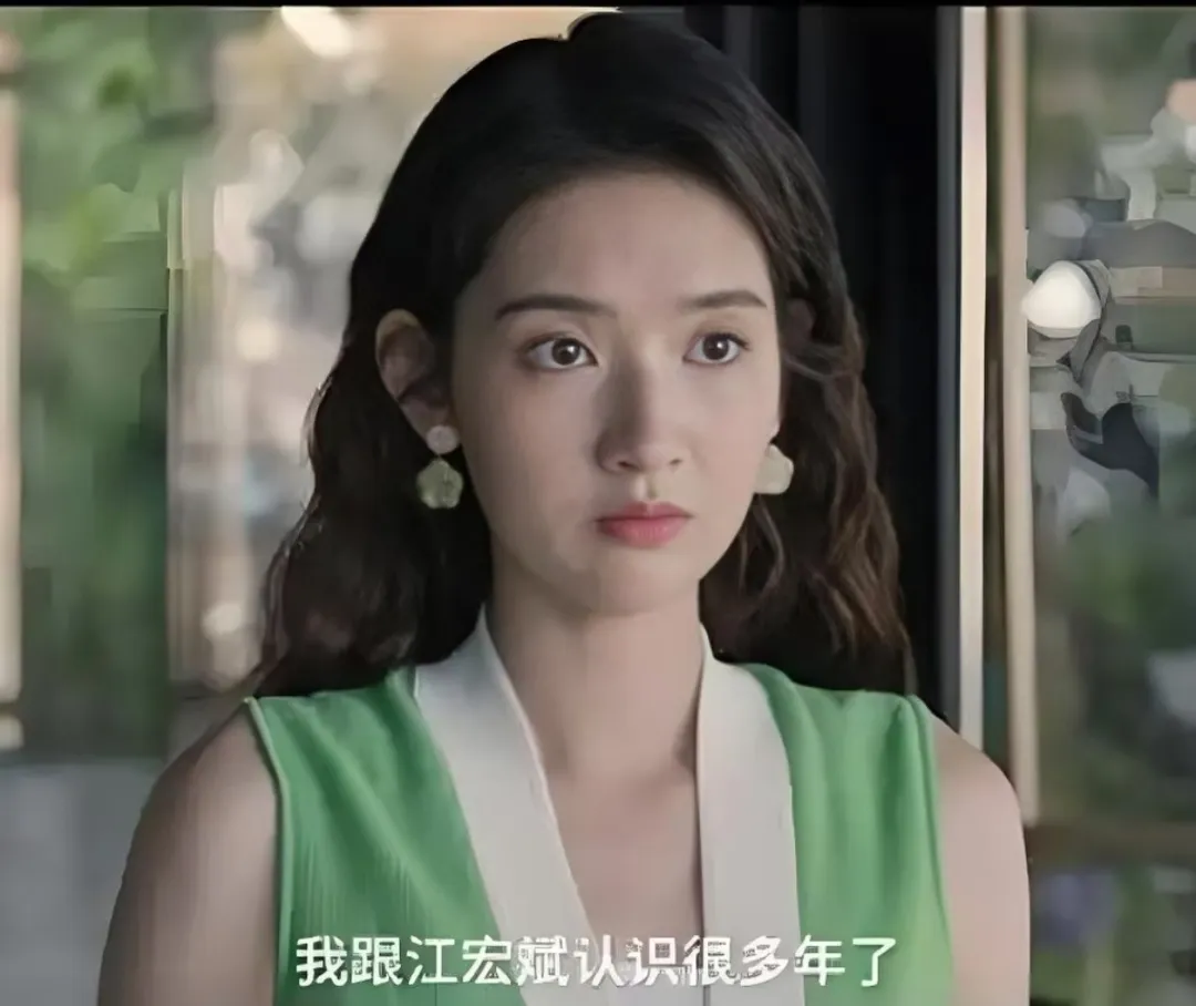 婚礼上故意剪坏旗袍泄愤，向南永远不知表面看似呆傻蠢笨的江家巧才是最精明的人