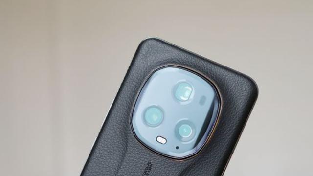 荣耀顶不住了，16GB+512GB突降3061元，素皮机身+IP68防水