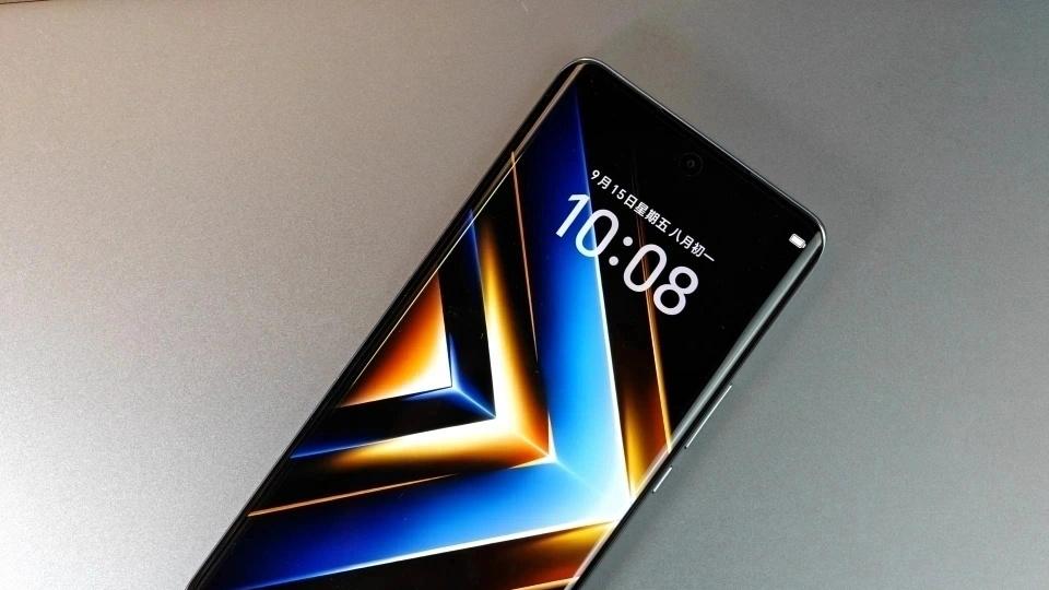 首销斩获销量“冠军”，16GB+1TB+硬核曲面屏，如今售价再创新低