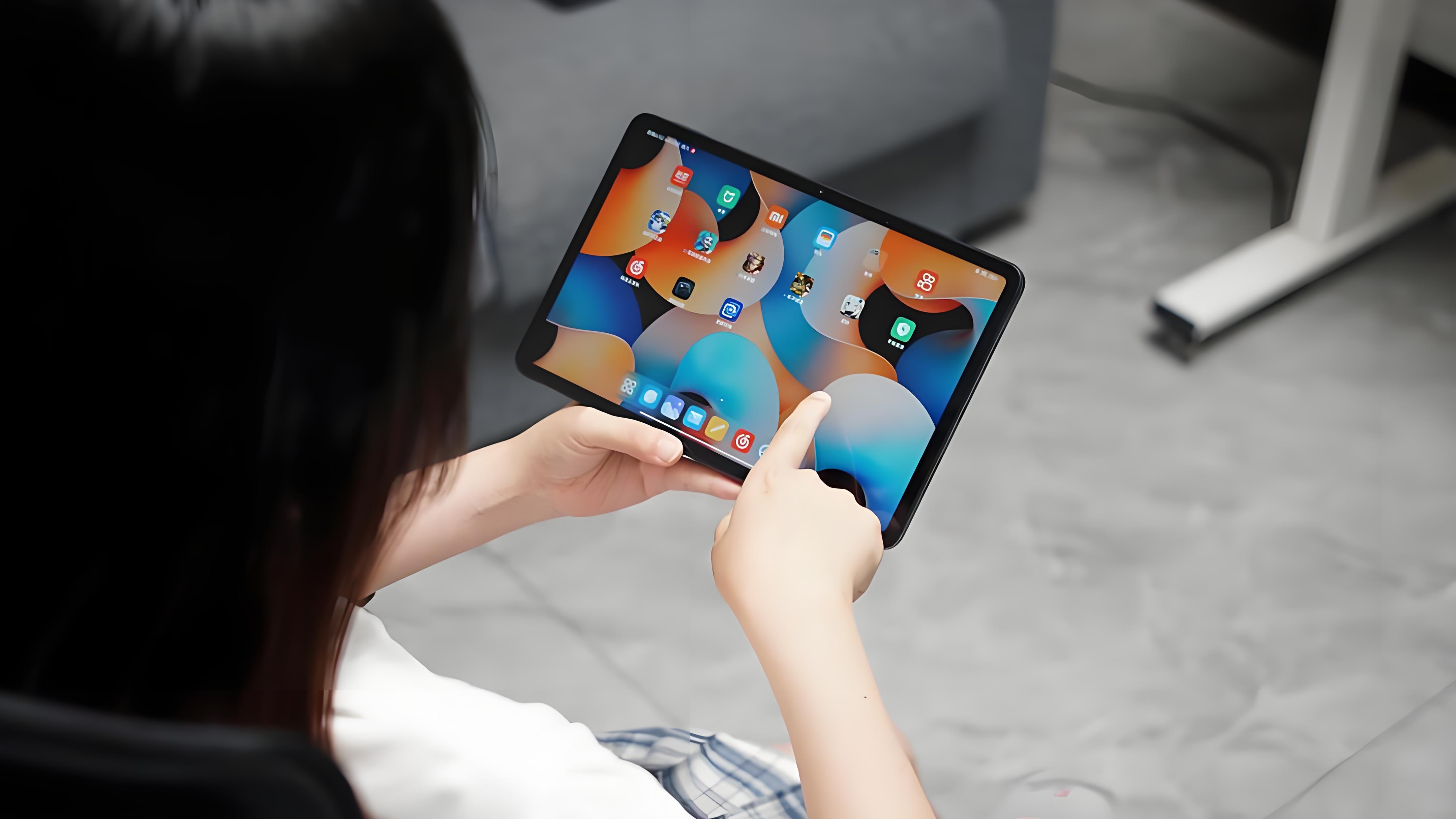 小米平板7曝光，搭载骁龙8Gen3性能强劲，可惜系统差点意思