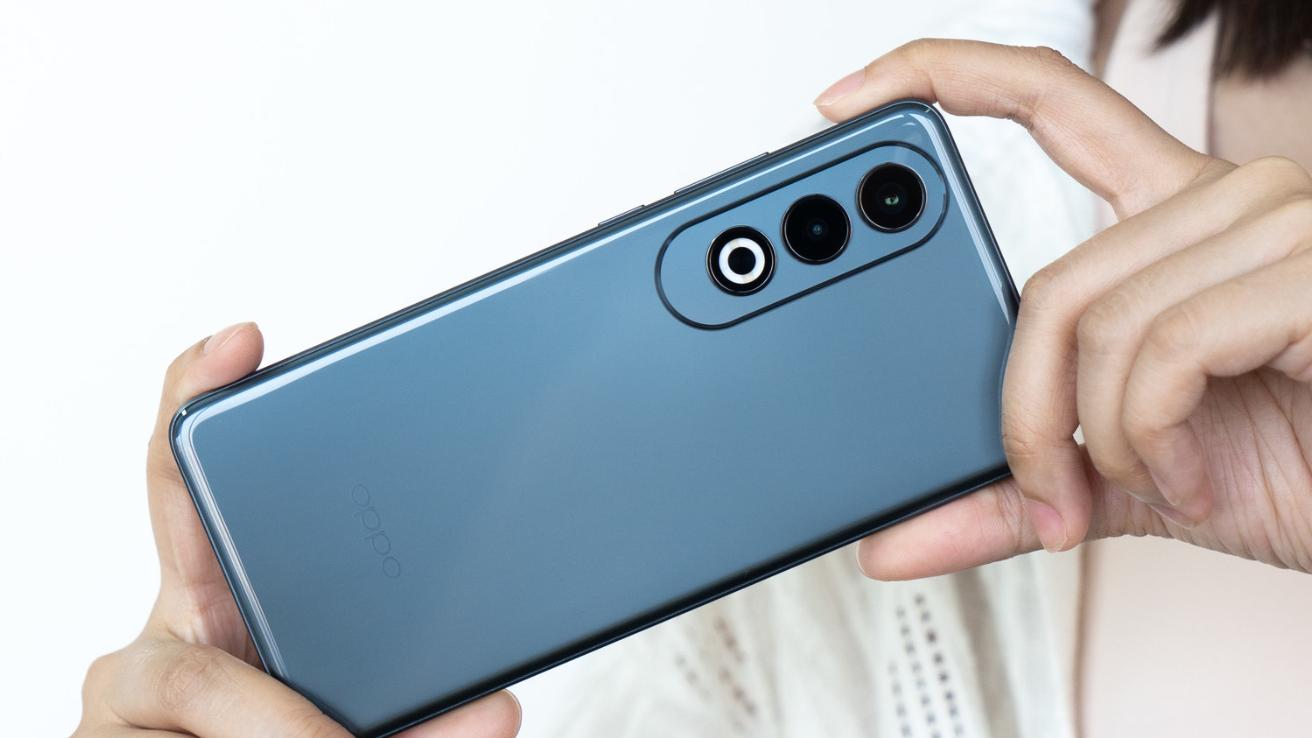 6400mAh电池+80w快充，轻松游戏十小时，256G抗摔手机仅1799元