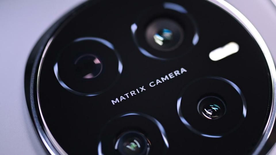 荣耀手机“乱套了”，512GB旗舰突降640元，5650mAh+骁龙8至尊版