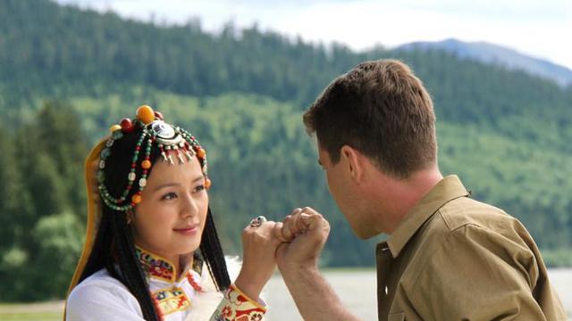 她是央视亲闺女，是刘烨念念不忘的恋人，当41次女主却始终捧不红