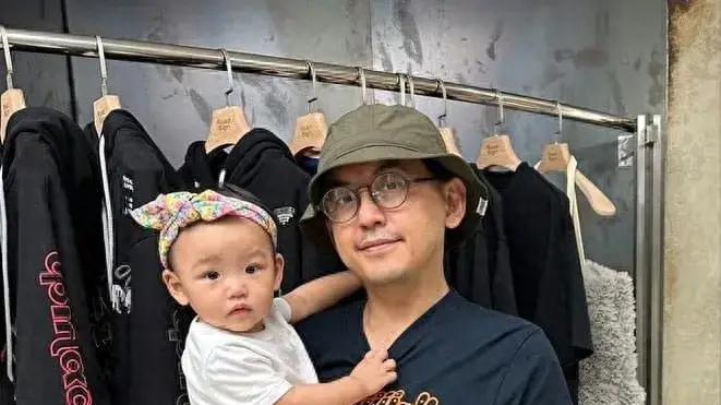 黄子佼风波持续升级！众明星怒斥黄子佼，师傅张小燕也跟着倒霉