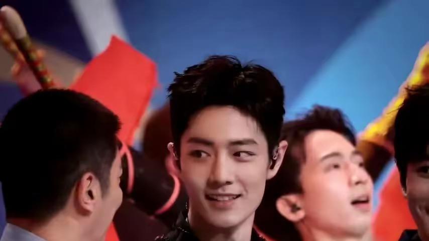 莫文蔚曝闺蜜追大湾区晚会气得质问自己，说出对肖战的评价超搞笑