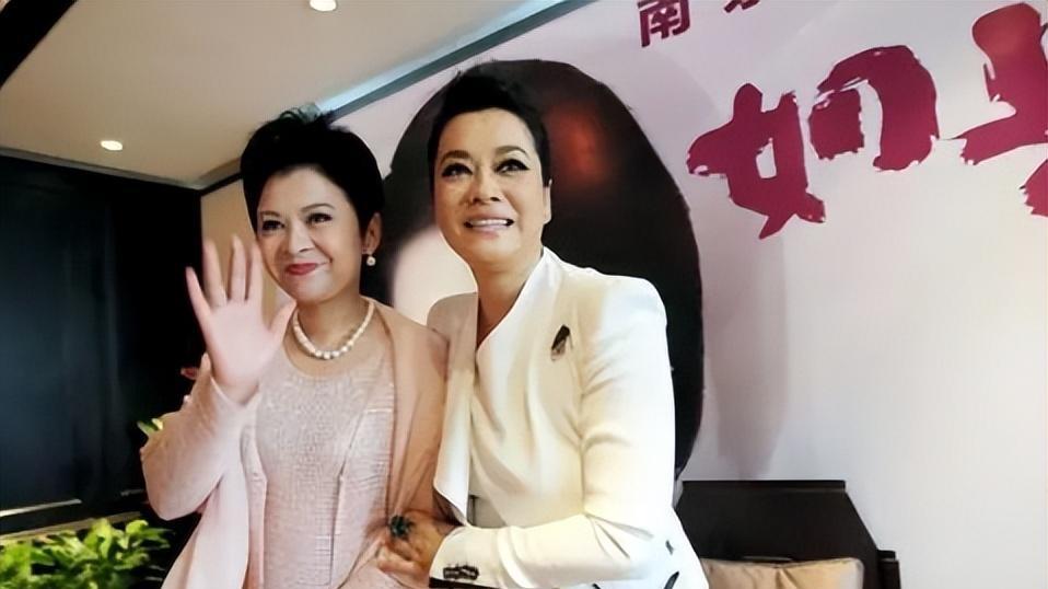 一百万一夜，赖昌星曝光两人真实关系，歌唱家董文华为何会退圈？