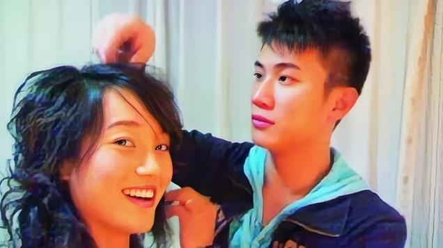 主持人朱丹：与林涵离婚后，二婚嫁周一围生两子，在卑微中幸福