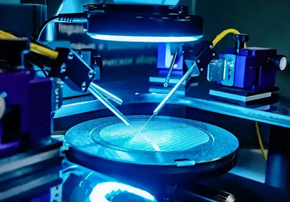 限制光刻机后，美方又盯上国产屏幕，外媒: 京东方屏幕有风险