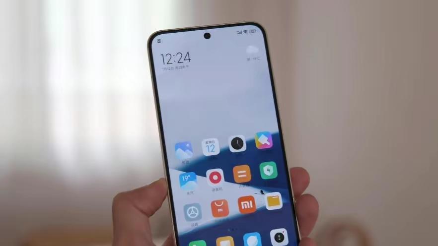 从4999跌至2838元，512GB+IP68防水+徕卡，小尺寸旗舰加速退场