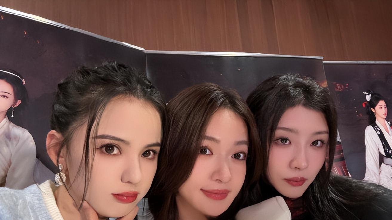 《春花焰》5位美女现代装，吴谨言、赵小棠、黄日莹同框谁更美？