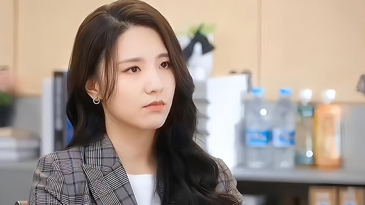 《别对我动心》繁星扮演者：张伊君个人资料，爱默生学院毕业