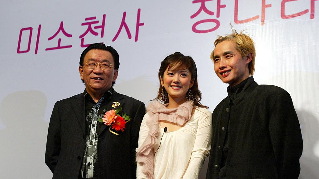 侯耀华突然向郭德纲发难反遭嘲笑: 别把自己也清理了？