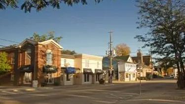 大姑姐办满月酒，准备20桌只坐满2桌，第二天我被踢出家族群