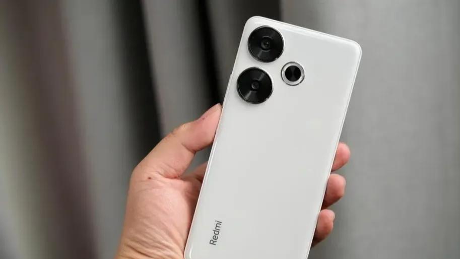 手机2000元以下哪款好？这三款高配低价，用户体验几乎没有差评