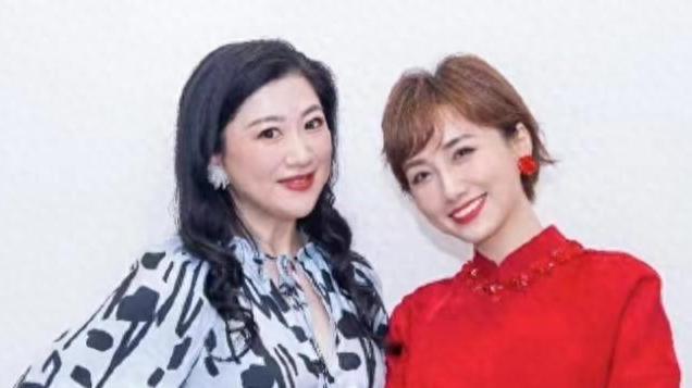 主持人杨蕾录制《新老娘舅》，被当事人气到血压高