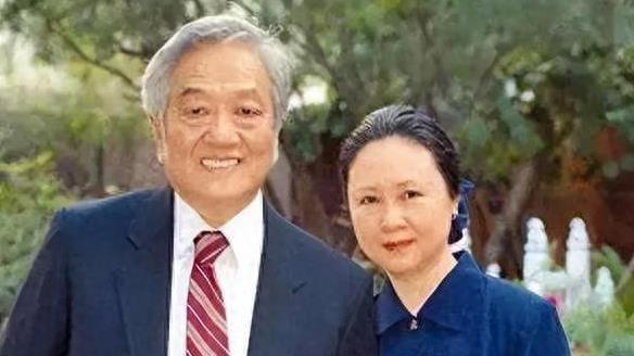 琼瑶火化！不办葬礼不设碑，和丈夫同葬阳明山，平家儿女拒绝出席