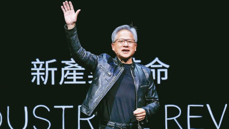 黄仁勋：现有数据中心现代化仍需1万亿美元GPU！