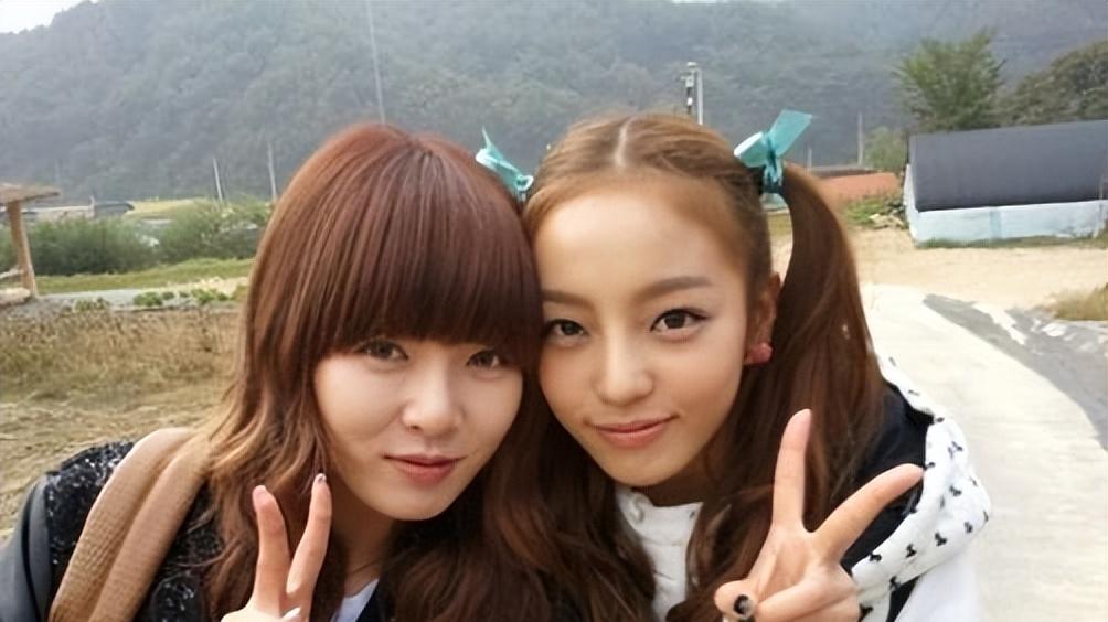 看了金泫雅和龙俊亨的婚礼现场，我不禁想问，她到底图他啥？