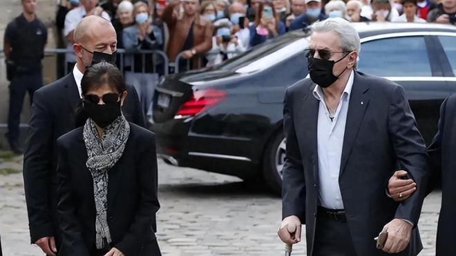 “佐罗”阿兰·德龙22亿遗产安排曝光，小21岁日本女友梦成空