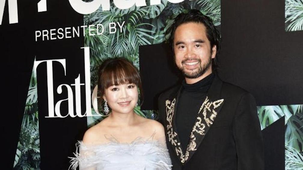 郑裕彤长孙出局后首露脸，消失一个半月形象改变，剃了胡子变斯文