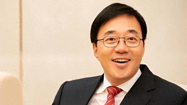 轮到美被“垄断”！“中国芯片之父”弃美回国，作用比核武器还大