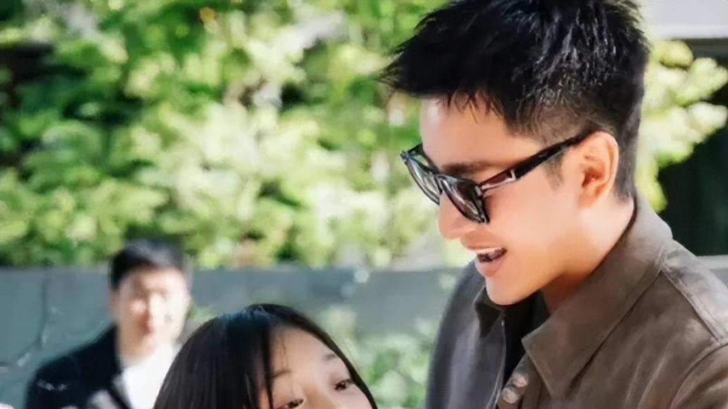 12岁甜馨回应李小璐出轨！在评论区飙脏话、狂怼恶评，网友：真的太勇了！