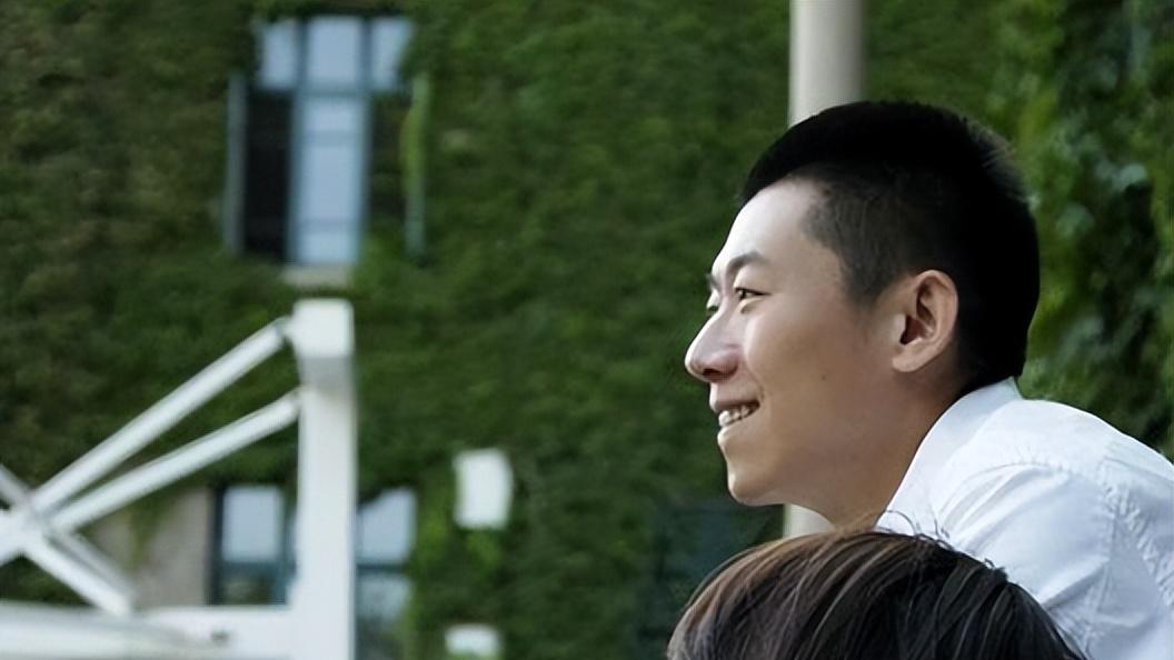 袁泉给女儿开家长会，衣着朴素站角落，14岁夏哈哈上北京重点中学