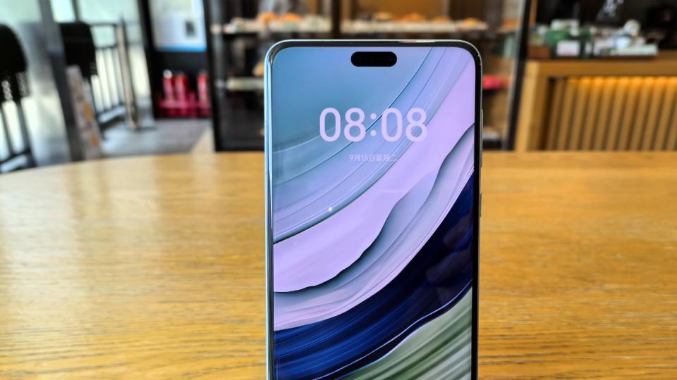 华为Mate70系列再迎曝光：猜想图已接近真机，功能特性也更清晰！