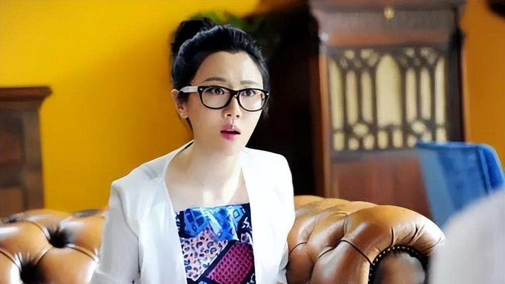 北京美女王博谷：嫁小7岁演员巴图，婚后生两子，风光背后是辛酸