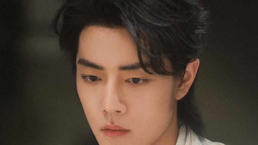 肖战近照曝光，丰神俊朗，引发百万点赞