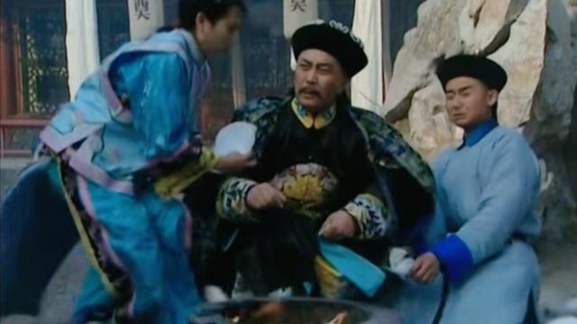 《雍正王朝》穿帮镜头：康熙戴劳力士忍了，乔引娣穿球鞋真忍不了