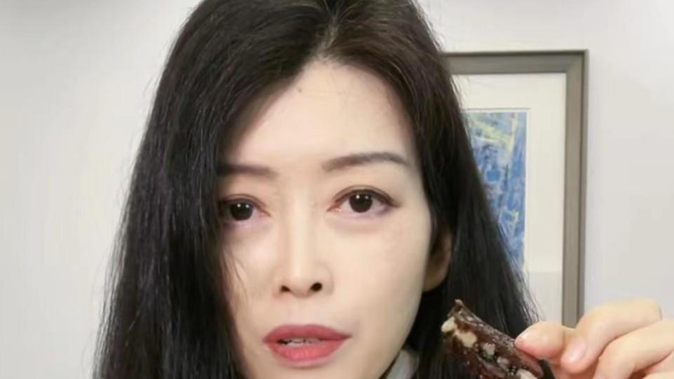 上海知名主持人卜凡已在电视台办“内退”，转型经营女装品牌