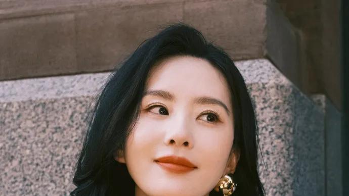 万人迷得罪皇族花？黄晓明天价分手费？刘诗诗独自带娃？丁禹兮吃苦？