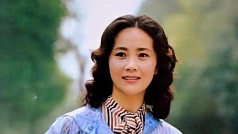 顾永菲|她曾红极一时，被誉为春晚最美主持，为何吞服300颗安眠药自杀？